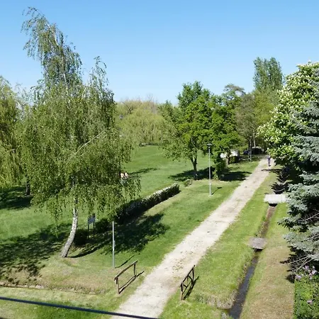 Szemespart Apartman 公寓