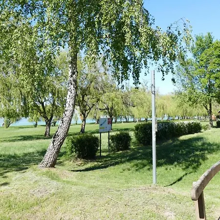 公寓 Szemespart Apartman