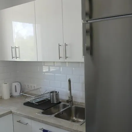 Szemespart Apartman * Balatonszárszó